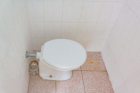 Casa à venda com 276m², 4 quartos e 4 vagas Casa à venda com 276m², 4 quartos e 4 vagasBanheiro de serviço