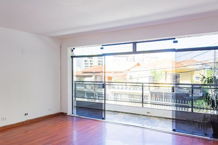 Casa à venda com 276m², 4 quartos e 4 vagas Casa à venda com 276m², 4 quartos e 4 vagasSala