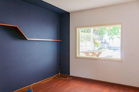 Casa à venda com 276m², 4 quartos e 4 vagas Casa à venda com 276m², 4 quartos e 4 vagasQuarto 2