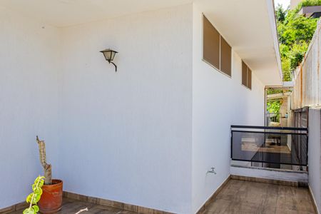 Casa à venda com 276m², 4 quartos e 4 vagas Casa à venda com 276m², 4 quartos e 4 vagasVaranda da Suíte