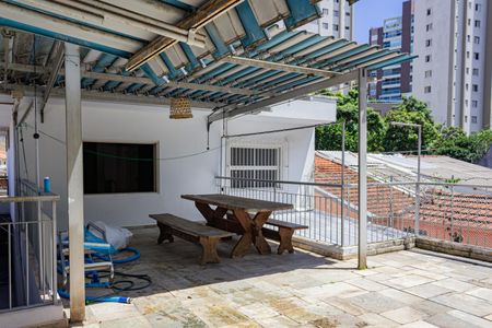 Casa à venda com 276m², 4 quartos e 4 vagas Casa à venda com 276m², 4 quartos e 4 vagasChurrasqueira