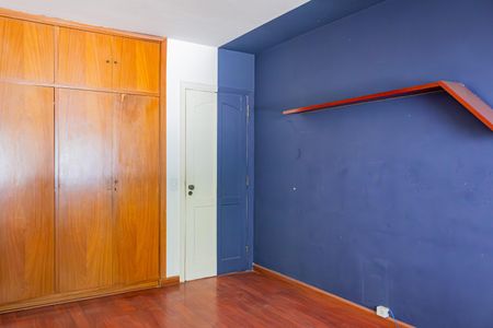 Casa à venda com 276m², 4 quartos e 4 vagas Casa à venda com 276m², 4 quartos e 4 vagasQuarto 2