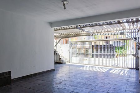 Casa à venda com 276m², 4 quartos e 4 vagas Casa à venda com 276m², 4 quartos e 4 vagasGaragem