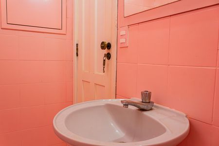 Casa à venda com 276m², 4 quartos e 4 vagas Casa à venda com 276m², 4 quartos e 4 vagasLavabo