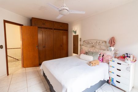 Casa à venda com 332m², 4 quartos e 4 vagas Casa à venda com 332m², 4 quartos e 4 vagasSuíte 1