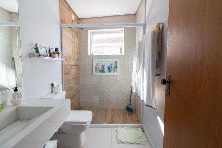 Casa à venda com 332m², 4 quartos e 4 vagas Casa à venda com 332m², 4 quartos e 4 vagasBanheiro