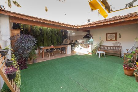 Casa à venda com 332m², 4 quartos e 4 vagas Casa à venda com 332m², 4 quartos e 4 vagasÁrea de lazer