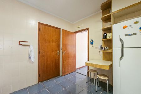Apartamento para alugar com 161m², 3 quartos e 2 vagas Apartamento para alugar com 161m², 3 quartos e 2 vagasCozinha