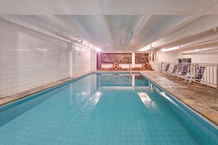 Apartamento para alugar com 161m², 3 quartos e 2 vagas Apartamento para alugar com 161m², 3 quartos e 2 vagasÁrea comum - Piscina