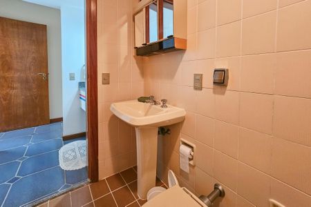 Apartamento para alugar com 161m², 3 quartos e 2 vagas Apartamento para alugar com 161m², 3 quartos e 2 vagasBanheiro