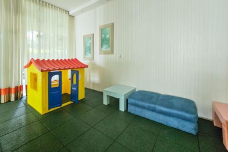 Apartamento para alugar com 161m², 3 quartos e 2 vagas Apartamento para alugar com 161m², 3 quartos e 2 vagasÁrea Comum - Playground