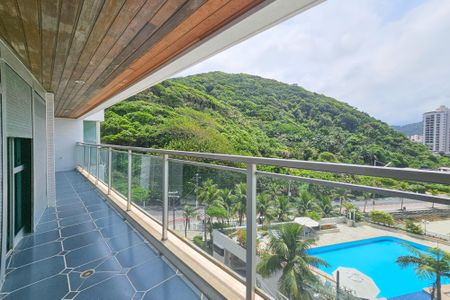 Apartamento para alugar com 161m², 3 quartos e 2 vagas Apartamento para alugar com 161m², 3 quartos e 2 vagasVaranda