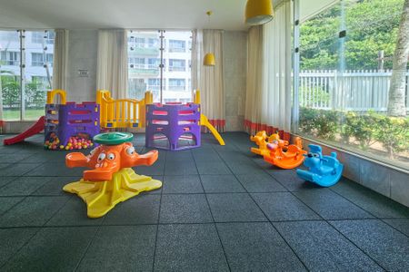 Apartamento para alugar com 161m², 3 quartos e 2 vagas Apartamento para alugar com 161m², 3 quartos e 2 vagasÁrea Comum - Playground