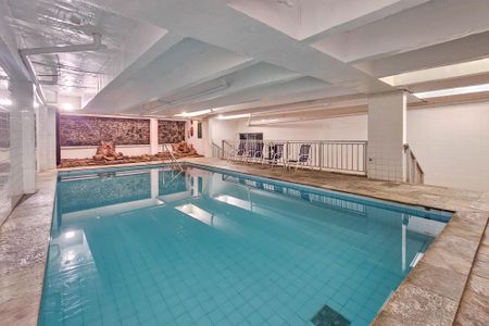 Apartamento para alugar com 161m², 3 quartos e 2 vagas Apartamento para alugar com 161m², 3 quartos e 2 vagasÁrea comum - Piscina