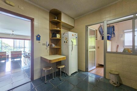 Apartamento para alugar com 161m², 3 quartos e 2 vagas Apartamento para alugar com 161m², 3 quartos e 2 vagasCozinha
