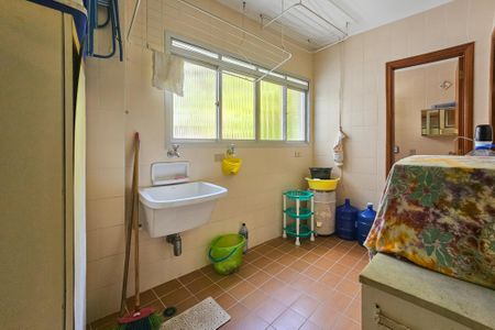 Apartamento para alugar com 161m², 3 quartos e 2 vagas Apartamento para alugar com 161m², 3 quartos e 2 vagasÁrea de serviço