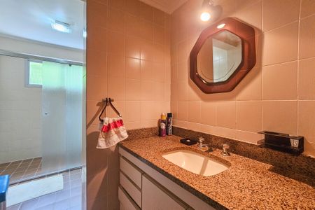 Apartamento para alugar com 161m², 3 quartos e 2 vagas Apartamento para alugar com 161m², 3 quartos e 2 vagasBanheiro da Suíte