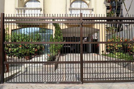 Apartamento para alugar com 100m², 3 quartos e 1 vaga Apartamento para alugar com 100m², 3 quartos e 1 vagaFachada