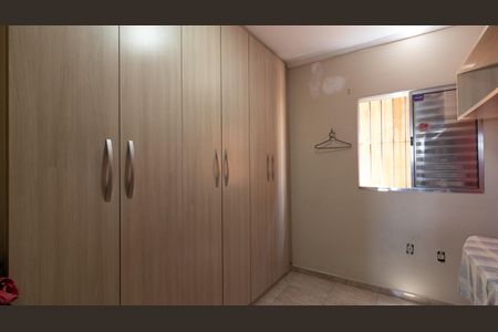 Casa à venda com 300m², 5 quartos e 4 vagas Casa à venda com 300m², 5 quartos e 4 vagasQuarto 4