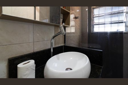 Casa à venda com 300m², 5 quartos e 4 vagas Casa à venda com 300m², 5 quartos e 4 vagasBanheiro