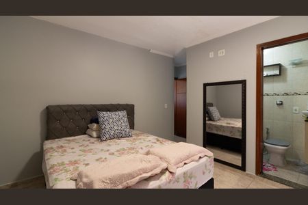 Casa à venda com 300m², 5 quartos e 4 vagas Casa à venda com 300m², 5 quartos e 4 vagasSuíte