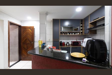 Casa à venda com 300m², 5 quartos e 4 vagas Casa à venda com 300m², 5 quartos e 4 vagasCozinha