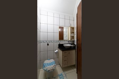 Casa à venda com 300m², 5 quartos e 4 vagas Casa à venda com 300m², 5 quartos e 4 vagasLavabo