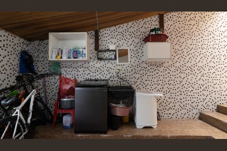 Casa à venda com 300m², 5 quartos e 4 vagas Casa à venda com 300m², 5 quartos e 4 vagasÁrea de Serviço