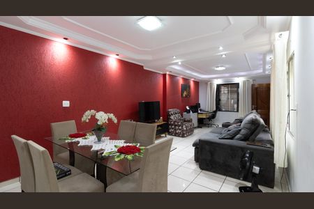 Casa à venda com 300m², 5 quartos e 4 vagas Casa à venda com 300m², 5 quartos e 4 vagasSala