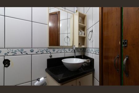 Casa à venda com 300m², 5 quartos e 4 vagas Casa à venda com 300m², 5 quartos e 4 vagasLavabo