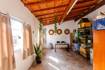 Casa à venda com 264m², 3 quartos e 2 vagas Casa à venda com 264m², 3 quartos e 2 vagasÁrea comum