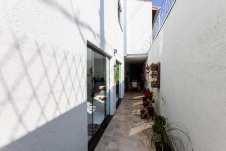Casa à venda com 264m², 3 quartos e 2 vagas Casa à venda com 264m², 3 quartos e 2 vagasÁrea comum