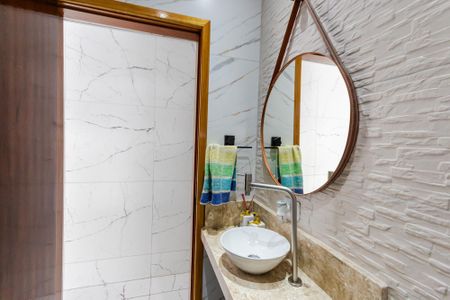 Casa à venda com 264m², 3 quartos e 2 vagas Casa à venda com 264m², 3 quartos e 2 vagasBanheiro