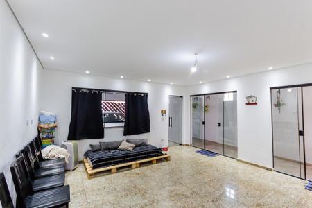 Casa à venda com 264m², 3 quartos e 2 vagas Casa à venda com 264m², 3 quartos e 2 vagasSala
