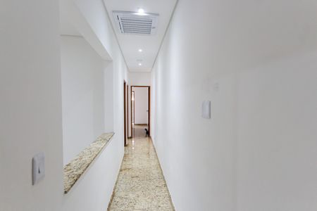Casa à venda com 264m², 3 quartos e 2 vagas Casa à venda com 264m², 3 quartos e 2 vagasCorredor