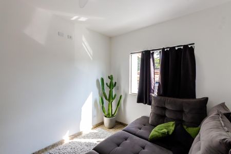 Casa à venda com 264m², 3 quartos e 2 vagas Casa à venda com 264m², 3 quartos e 2 vagasEscritório