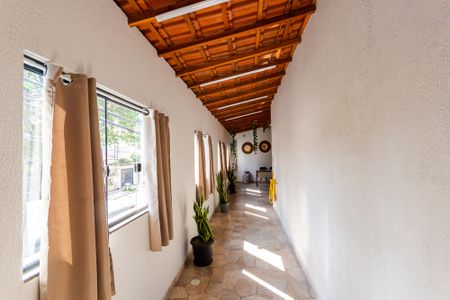 Casa à venda com 264m², 3 quartos e 2 vagas Casa à venda com 264m², 3 quartos e 2 vagasCorredor