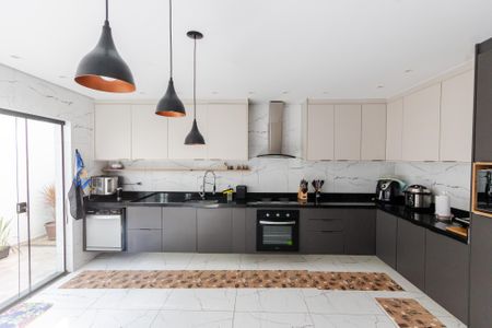 Casa à venda com 264m², 3 quartos e 2 vagas Casa à venda com 264m², 3 quartos e 2 vagasCozinha