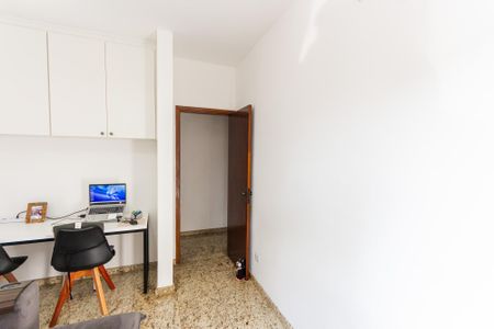 Casa à venda com 264m², 3 quartos e 2 vagas Casa à venda com 264m², 3 quartos e 2 vagasEscritório