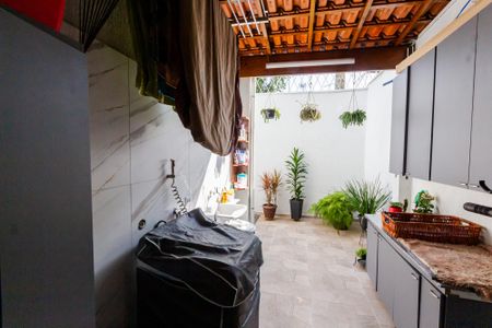 Casa à venda com 264m², 3 quartos e 2 vagas Casa à venda com 264m², 3 quartos e 2 vagasÁrea de Serviço
