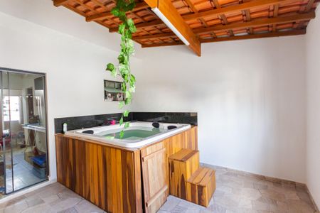 Casa à venda com 264m², 3 quartos e 2 vagas Casa à venda com 264m², 3 quartos e 2 vagasÁrea comum
