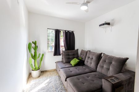 Casa à venda com 264m², 3 quartos e 2 vagas Casa à venda com 264m², 3 quartos e 2 vagasEscritório
