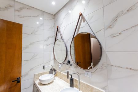 Casa à venda com 264m², 3 quartos e 2 vagas Casa à venda com 264m², 3 quartos e 2 vagasBanheiro Social