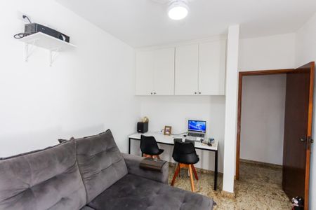 Casa à venda com 264m², 3 quartos e 2 vagas Casa à venda com 264m², 3 quartos e 2 vagasEscritório