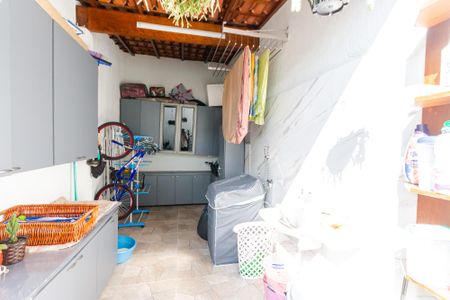 Casa à venda com 264m², 3 quartos e 2 vagas Casa à venda com 264m², 3 quartos e 2 vagasÁrea de Serviço