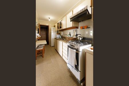 Apartamento à venda com 99m², 2 quartos e 1 vaga Apartamento à venda com 99m², 2 quartos e 1 vagaCozinha