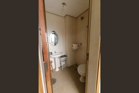 Apartamento à venda com 99m², 2 quartos e 1 vaga Apartamento à venda com 99m², 2 quartos e 1 vagaBanheiro de Serviço
