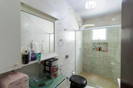 Casa de condomínio para alugar com 400m², 3 quartos e 4 vagas Casa de condomínio para alugar com 400m², 3 quartos e 4 vagasBanheiro do Quarto Suíte