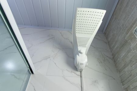 Casa de condomínio para alugar com 400m², 3 quartos e 4 vagas Casa de condomínio para alugar com 400m², 3 quartos e 4 vagasBanheiro do Quarto Suíte