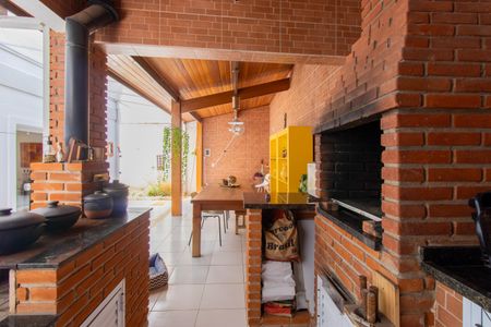 Casa de condomínio para alugar com 400m², 3 quartos e 4 vagas Casa de condomínio para alugar com 400m², 3 quartos e 4 vagasChurrasqueira